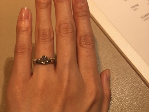 【カルティエ(Cartier)の口コミ】 華奢なデザインがとっても可愛いです！
カルティエ のバレリーナの婚約指…