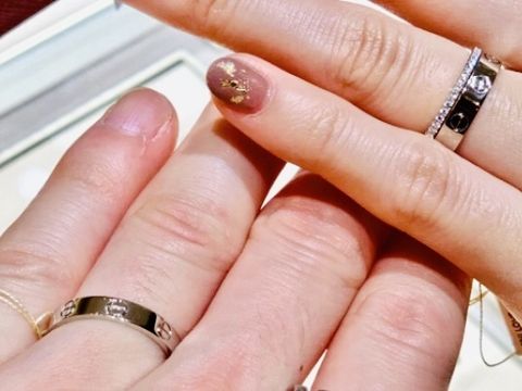 【カルティエ(Cartier)の口コミ】 指輪の素材はプラチナが希望だったため
その中でも人気のデザインを試着し…