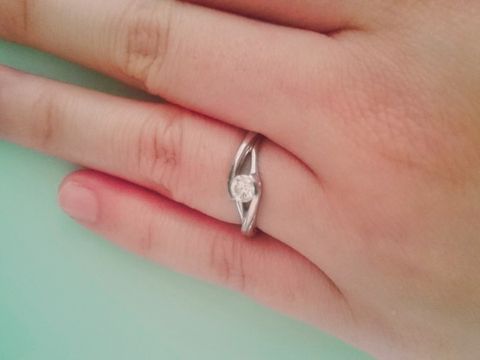 【俄(にわか)の口コミ】 試着しに行った時は全く違う品を検討していました。いざ実物を見て自分の…