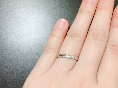 【4℃ BRIDAL(ヨンドシーブライダル)の口コミ】 ストレートだけどラインが入っていて、価格帯も他のお店に比べて抑えられ…