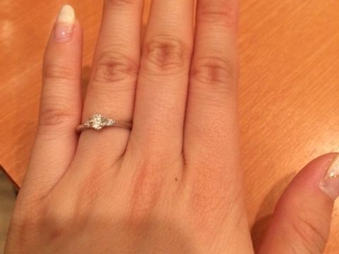 【ラザール ダイヤモンド(LAZARE DIAMOND)の口コミ】 最初は、エタニティリングのような、ダイヤが多いものを選んでいたのです…