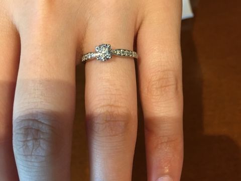 【ティファニー(Tiffany & Co.)の口コミ】 一粒ダイヤのリングか、パヴェのあるタイプのリングにするか迷っていまし…