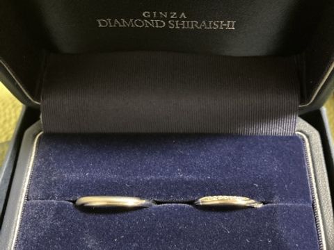 【銀座ダイヤモンドシライシの口コミ】 両サイドにダイヤが流れるように入っていることでとても綺麗に華やかに見…