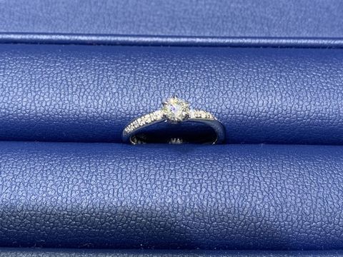 【銀座ダイヤモンドシライシの口コミ】 ネットで見ていいなって思っていて、実際に色々な指輪を見させていただい…