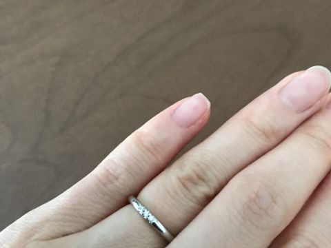 【ティファニー(Tiffany & Co.)の口コミ】 シンプルだけど、少しアクセントのある指輪が良いと思っており、真ん中に…