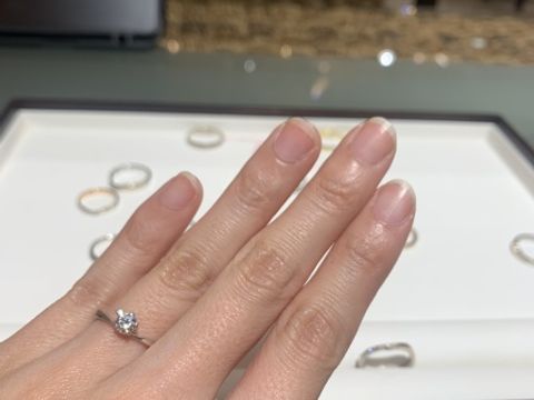 【杢目金屋(もくめがねや)の口コミ】 オリジナルのさくらカットされたダイヤモンドを使用していること、ダイヤ…