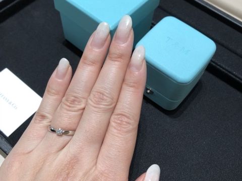 【ティファニー(Tiffany & Co.)の口コミ】 ティファニーの婚約指輪というと、ティファニーセッティングなど爪の高い…