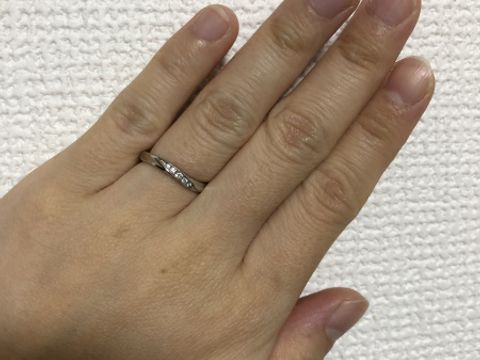 【ROYAL ASSCHER(ロイヤル・アッシャー)の口コミ】 婚約指輪と同じブランドで揃えました。毎日つける想定をし、派手すぎずシ…