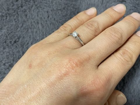 【カルティエ(Cartier)の口コミ】 婚約指輪の王道である、一粒ダイヤの指輪がやはりほしくて購入してもらい…
