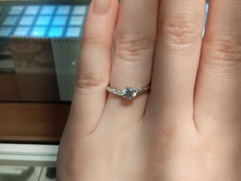 【WATANABE / 卸商社直営　渡辺の口コミ】 御商社直営店のため、予算内でダイヤモンドのカラットやグレードをだいぶ…