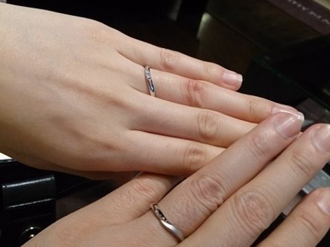 【FRAU KOBE JAPAN(フラウ コウベ ジャパン)の口コミ】 指輪の形は、指がキレイに見えるＶ字がいいなぁと思っていました。私の指…