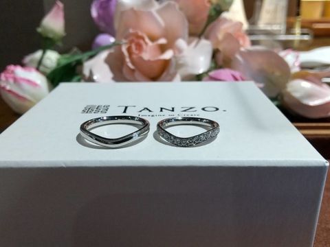 【TANZO.(鍛造指輪)の口コミ】 重ね付けをしたかったが婚約指輪と結婚指輪を別ブランドにしたので、結婚…