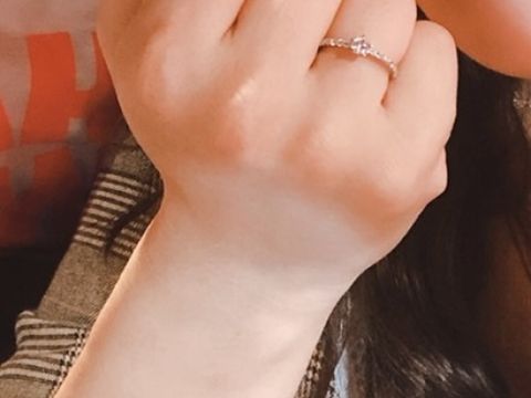 【festaria bijou SOPHIA(フェスタリア ビジュソフィア)の口コミ】 手が小さめなので細めのリングの方が似合うと言われその中から選びました…