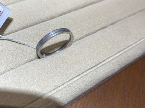 【TRECENTI(トレセンテ)の口コミ】 指輪のつけ心地がとても良くすごく軽い。
形もダイヤのラインも種類が豊富…