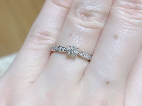 【ティファニー(Tiffany & Co.)の口コミ】 ブランドはティファニーがいいと決めていたものの、その日は購入するつも…