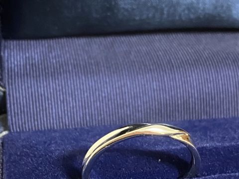 【銀座ダイヤモンドシライシの口コミ】 最初は彼女と同じデザインにしようと思っていましたが、色々と試着させて…