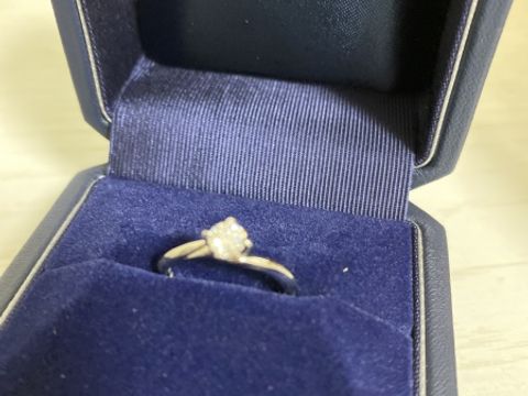 【銀座ダイヤモンドシライシの口コミ】 デザインの好みや指輪のサイズがわからず悩んでいたところ、ダイヤモンド…