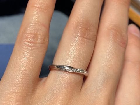 【銀座ダイヤモンドシライシの口コミ】 ダイヤモンドの質がとても良く、輝きが本当にキレイでした。ダイヤモンド…