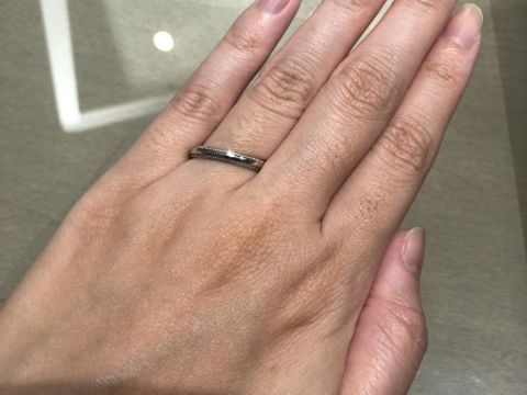 【アイプリモ(I-PRIMO)の口コミ】 シンプルだけどデザインがある指輪でとても素敵でした。プラチナの他にピ…