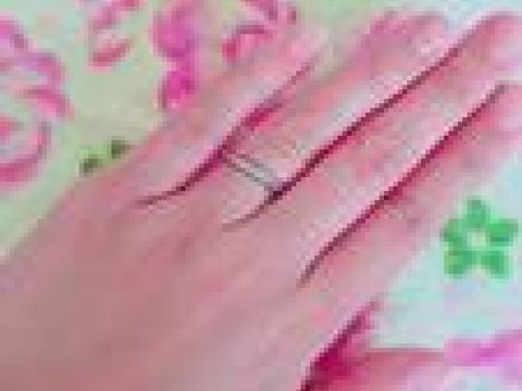 【4℃ BRIDAL(ヨンドシーブライダル)の口コミ】 当時仕事をしていたので、あまり派手でないものが良かったのですが、タイ…