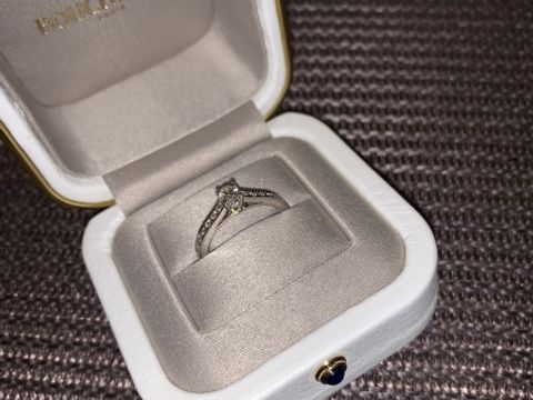 【ブシュロン(BOUCHERON)の口コミ】 結婚前、ふらっと立ち寄ったはじめてのお店がこちらでした。まだ結婚前だ…