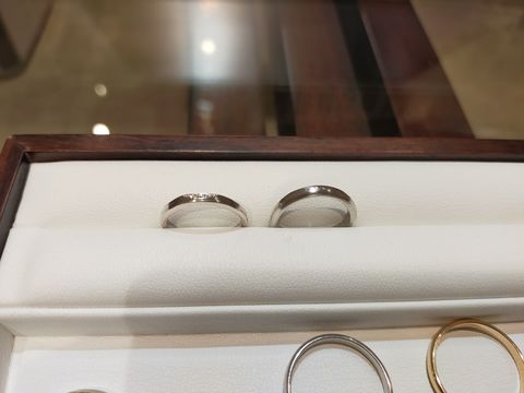 【杢目金屋(もくめがねや)の口コミ】 木目の色や指輪のサイズ、ダイヤモンドの数などすべて自分達の好みでオー…