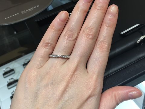 【ラザール ダイヤモンド(LAZARE DIAMOND)の口コミ】 ダイヤモンドの輝きが本当に美しかったです！
キラキラと虹色に輝いていて…