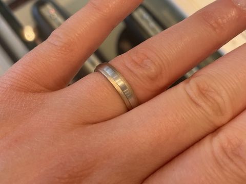 【俄(にわか)の口コミ】 京木目というデザインで、よくみると木目模様があります。あまりみないデ…