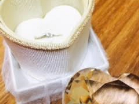 【4℃ BRIDAL(ヨンドシーブライダル)の口コミ】 主人がサプライズで選んでくれました。波うったような流れのあるリングな…