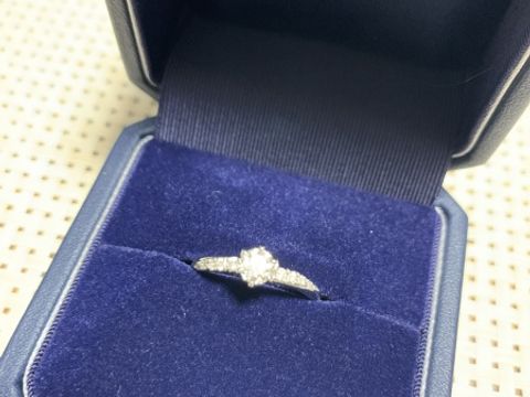 【銀座ダイヤモンドシライシの口コミ】 一目見てときめいたもので、コンセプトを聞くと大好きな星が由来となって…