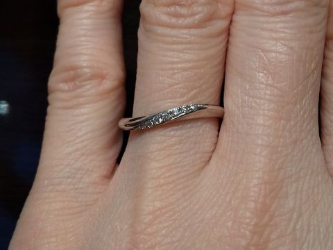 【TANZO.(鍛造指輪)の口コミ】 鍛造法で指輪を作ることで、通常数キロの圧力で変形してしまうのが、50キ…