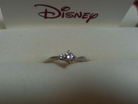 【ケイウノ ブライダル(K.UNO BRIDAL)の口コミ】 爪の部分がガラスの靴になっていて可愛いです。プリンセス感が控え目なの…