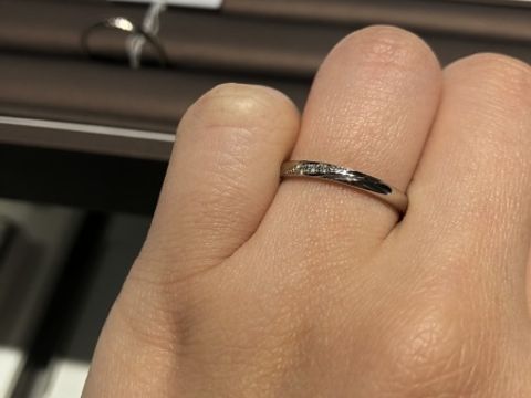 【アイプリモ(I-PRIMO)の口コミ】 斜めのラインが入っていて指が綺麗に見えました。ネットで見てお店に訪問…