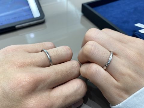 【4℃ BRIDAL(ヨンドシーブライダル)の口コミ】 デザインが豊富で色々試すことができました。中でもプラチナをつや消し加…