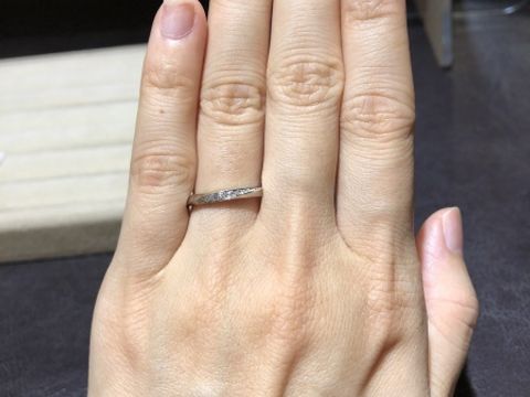 【TRECENTI(トレセンテ)の口コミ】 つけてみたときにキラキラとダイヤモンドがしっかり見えることと、指通り…