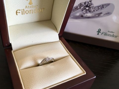 【アトリエフィロンドールの口コミ】 サプライズで用意してくれたので彼が決めたのですが、店員さんが普段のス…