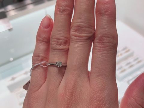 【ティファニー(Tiffany & Co.)の口コミ】 世界5大ジュエラーの一つで知名度も高い分、すごく高額なんだろうと思いな…