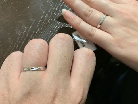 【TANZO.(鍛造指輪)の口コミ】 他のブランドの指輪と違い、しっかりとした重さを感じる指輪でした。
やは…