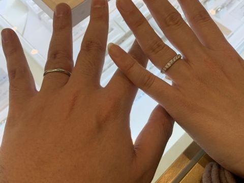 【Ponte Vecchio(ポンテヴェキオ)の口コミ】 男性はシンプルで女性はダイヤモンドのエタニティを試着させてもらいまし…