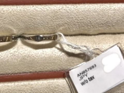 【ブルガリ(BVLGARI)の口コミ】 ブルガリで試着させていただいた結婚指輪です。
素材はプラチナで一見シン…