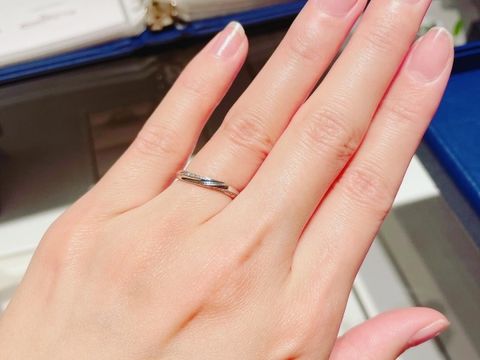 【銀座ダイヤモンドシライシの口コミ】 某ドラマの映画で着用されているとのことで、こちらのヴィーナスフェザー…