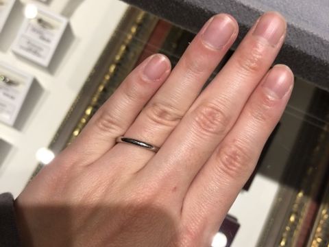 【銀座ダイヤモンドシライシの口コミ】 2.75ミリの一番スタンダードな指輪です。こういう指輪を希望される方が多…