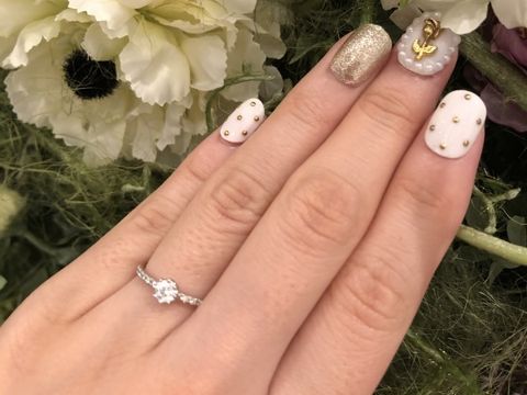 【YUKA HOJO(ユカホウジョウ)の口コミ】 結婚指輪と重ね付けするのに合わせやすいデザインだと思ったのが一番の決…