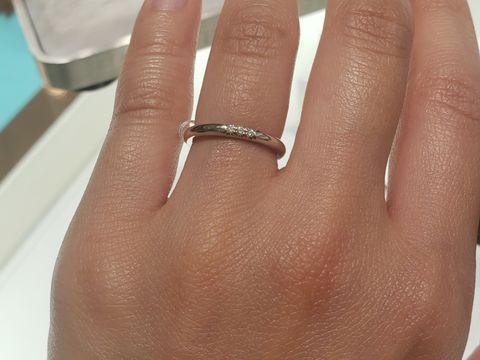 【ティファニー(Tiffany & Co.)の口コミ】 王道スタイルでとにかく可愛かったです。
つくりもしっかりしていて、指輪…