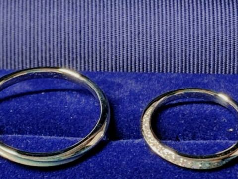 【銀座ダイヤモンドシライシの口コミ】 ストレートにメレダイヤがついたデザインを探していて、こちらのブーケを…