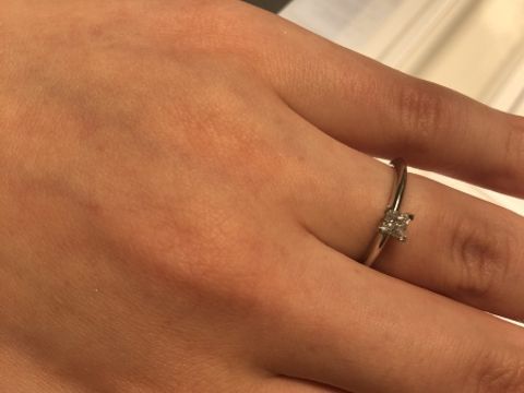 【ティファニー(Tiffany & Co.)の口コミ】 ティファニーのプリンセスカット♡
高さがあるデザインとプリンセスカット…