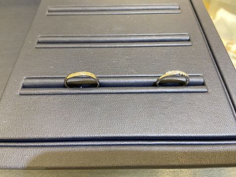 【TOMIYA(トミヤ)の口コミ】 ウェーブ型かストレート型がいいなと思って指輪を探していました。中央に…