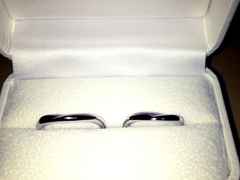 【Tis(ティス)の口コミ】 あまり派手な装飾もなく且つシンプルで、結婚指輪だとわかるような指輪が…