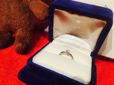 【agete(アガット)の口コミ】 大ぶり過ぎずシンプルなデザインのものを探していました。カジュアルでも…