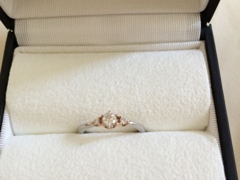 【Galopine & Galopin(ガロピーネガロパン)の口コミ】 普段から着けていたかったので引っかからないようにダイヤの土台が低いも…